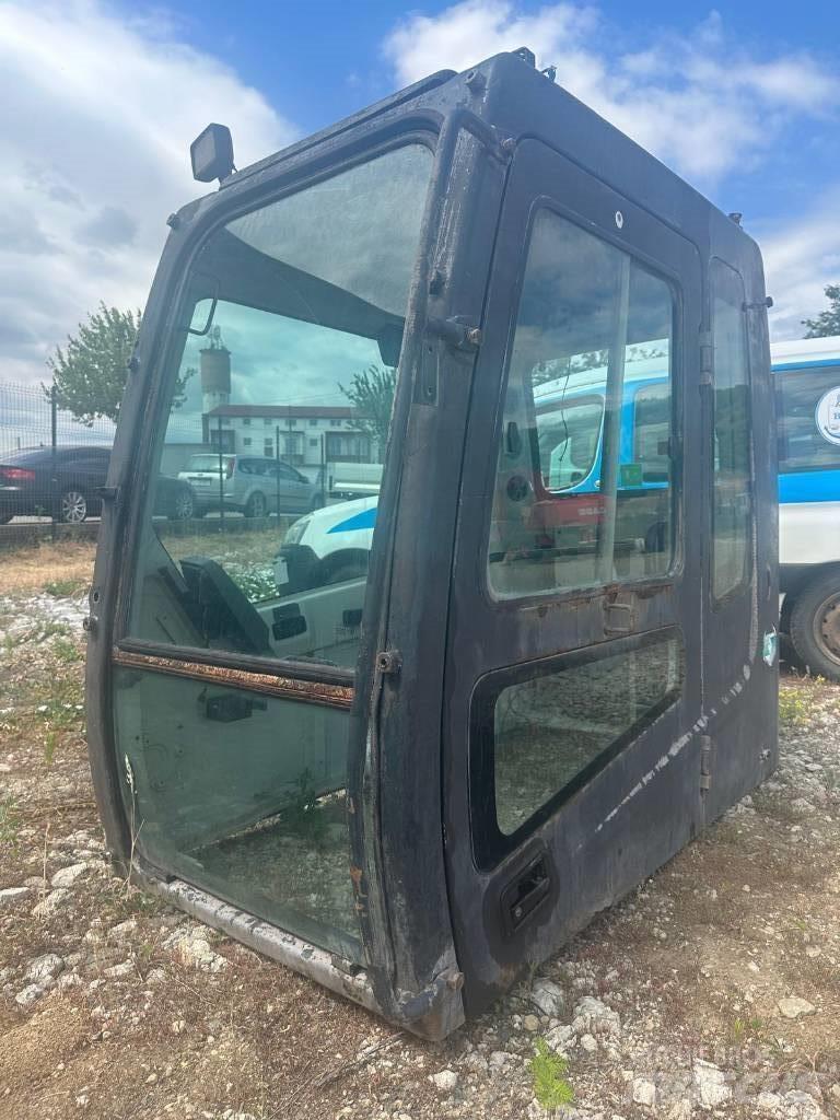 Hyundai 320 LC7A Pásová rýpadla