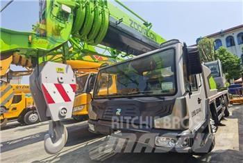 Zoomlion ztc 251v Univerzální terénní jeřáby