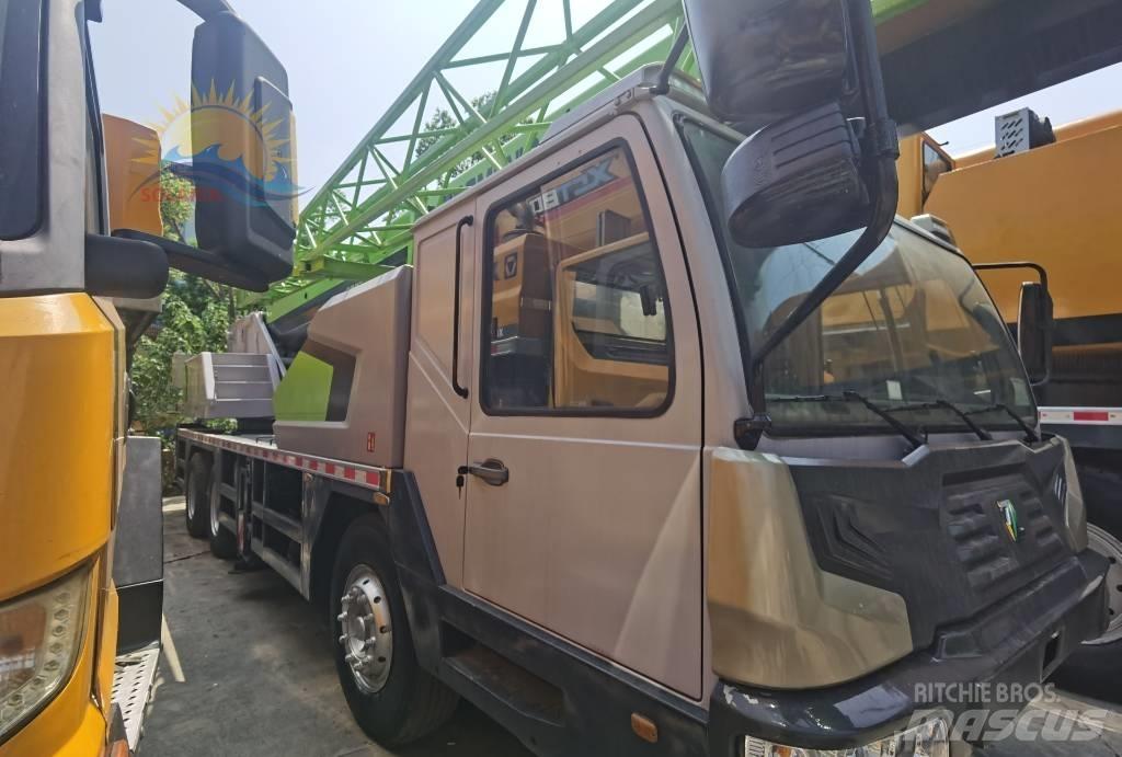 Zoomlion ztc 251v Univerzální terénní jeřáby