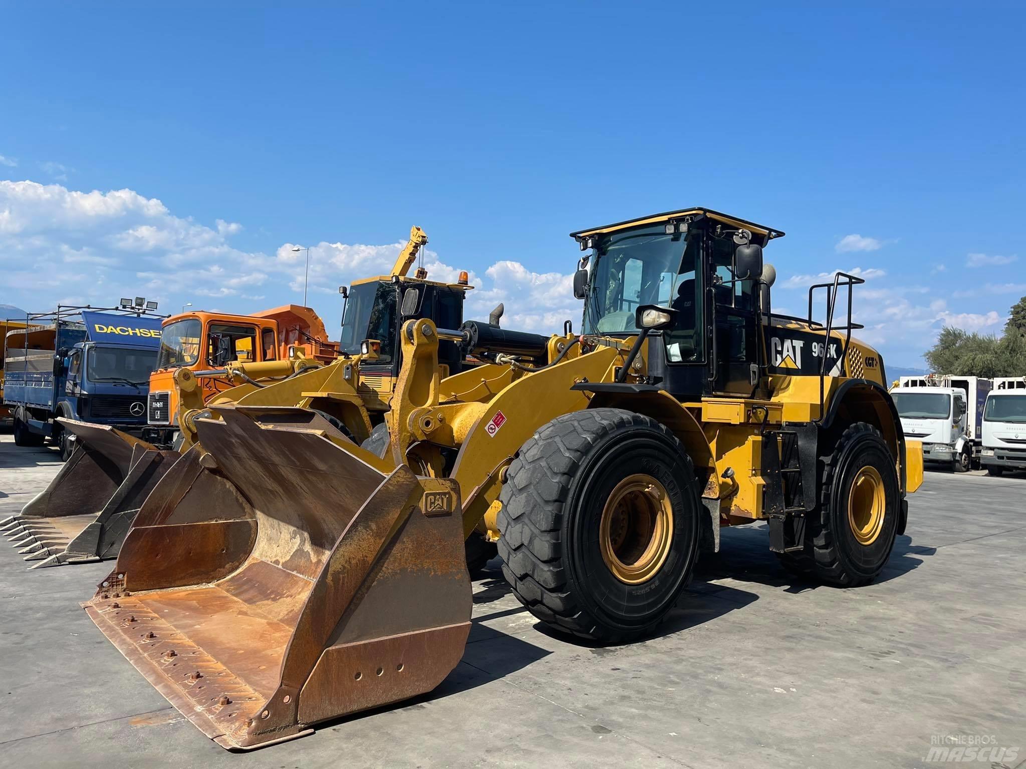 CAT 966K Kolové nakladače