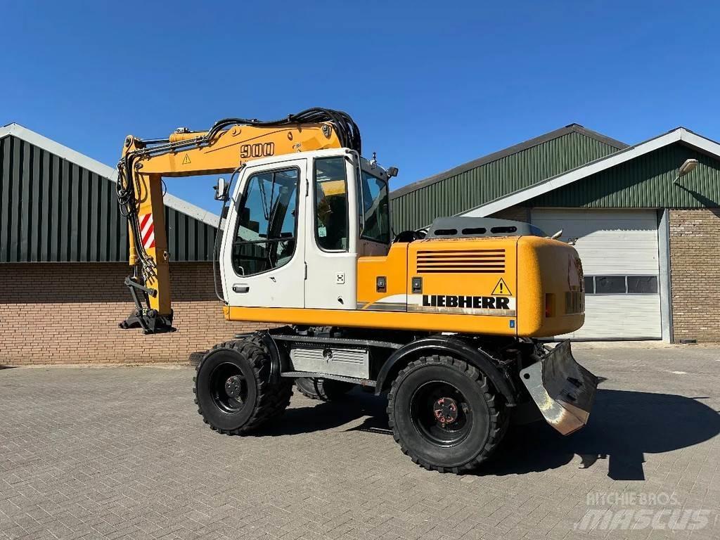 Liebherr A900C Kolová rýpadla