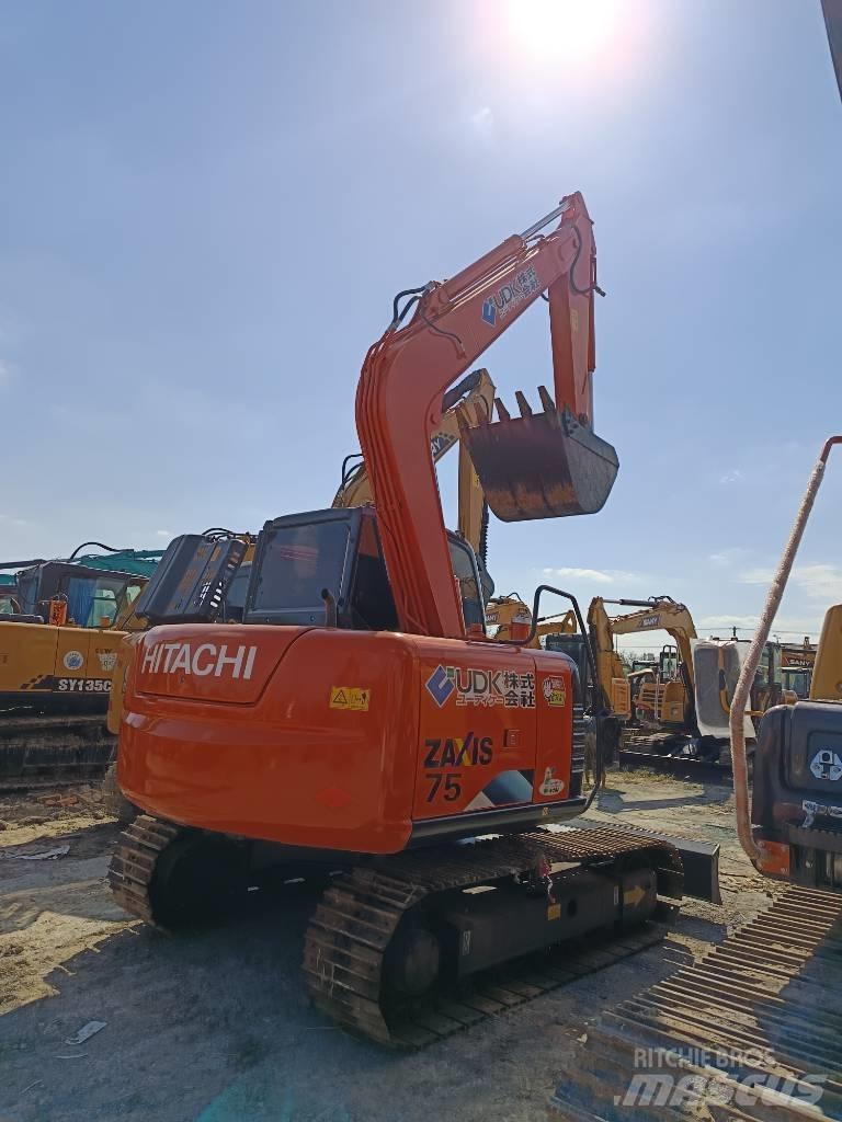 Hitachi ZX 75 Midi rýpadla 7t - 12t