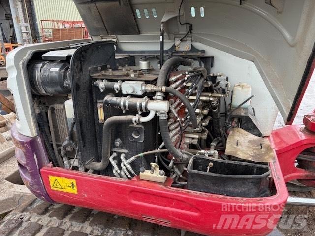 Takeuchi TB 260 Mini rýpadla < 7t