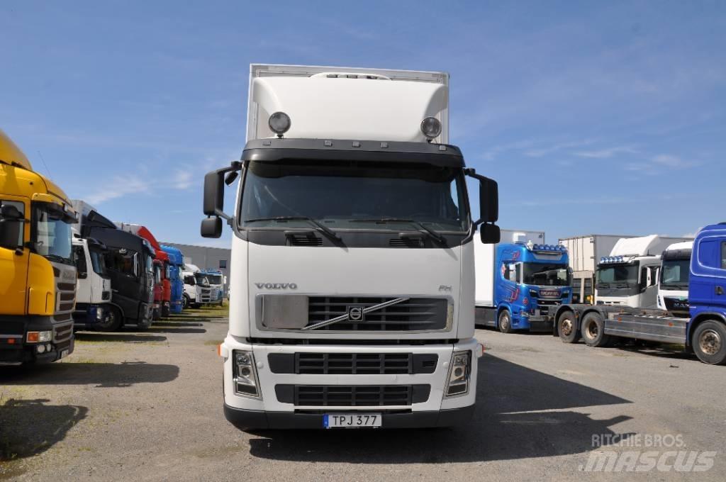 Volvo FH440 6X2 Skříňová nástavba