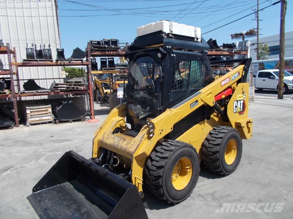 CAT 262D3 Smykem řízené nakladače