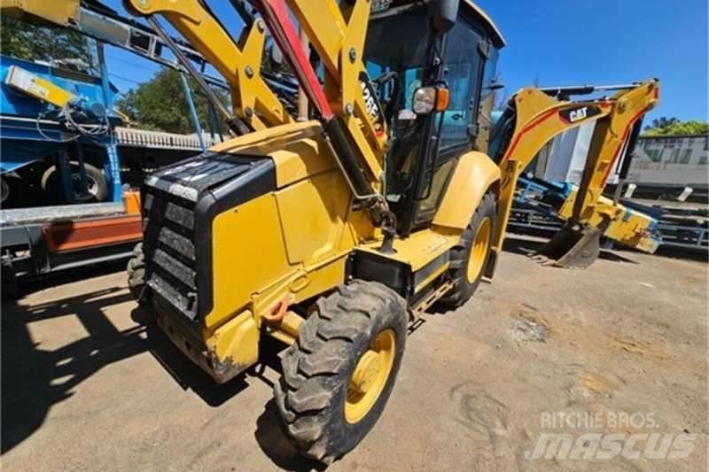 CAT 426F2 TLB Rýpadlo-nakladače