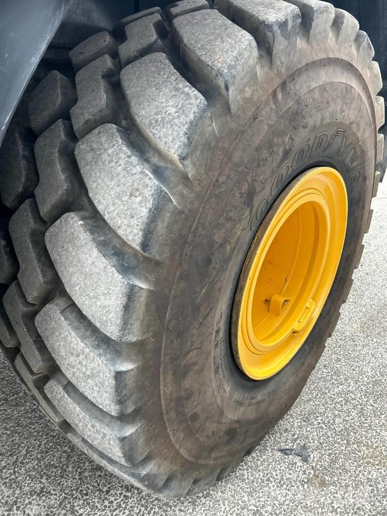 Komatsu WA 475-10E0 Kolové nakladače