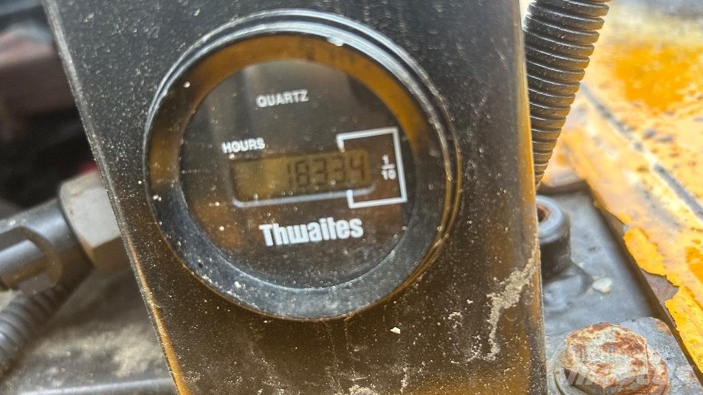 Thwaites MACH 444 Kloubové dempry