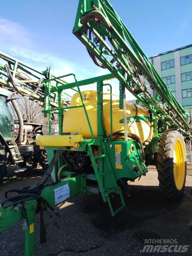 John Deere 732 Tažené postřikovače