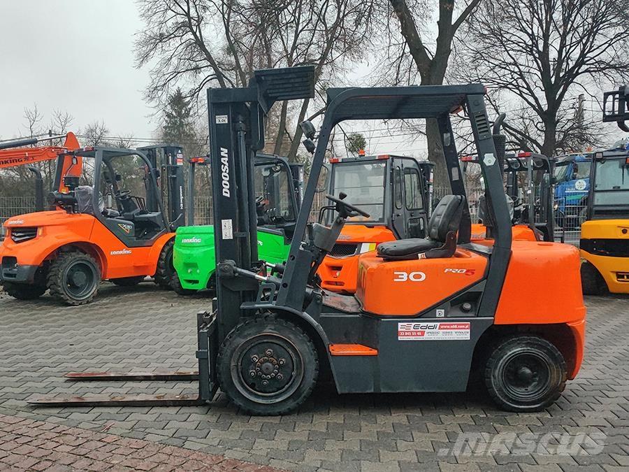 Doosan D30G Dieselové vozíky