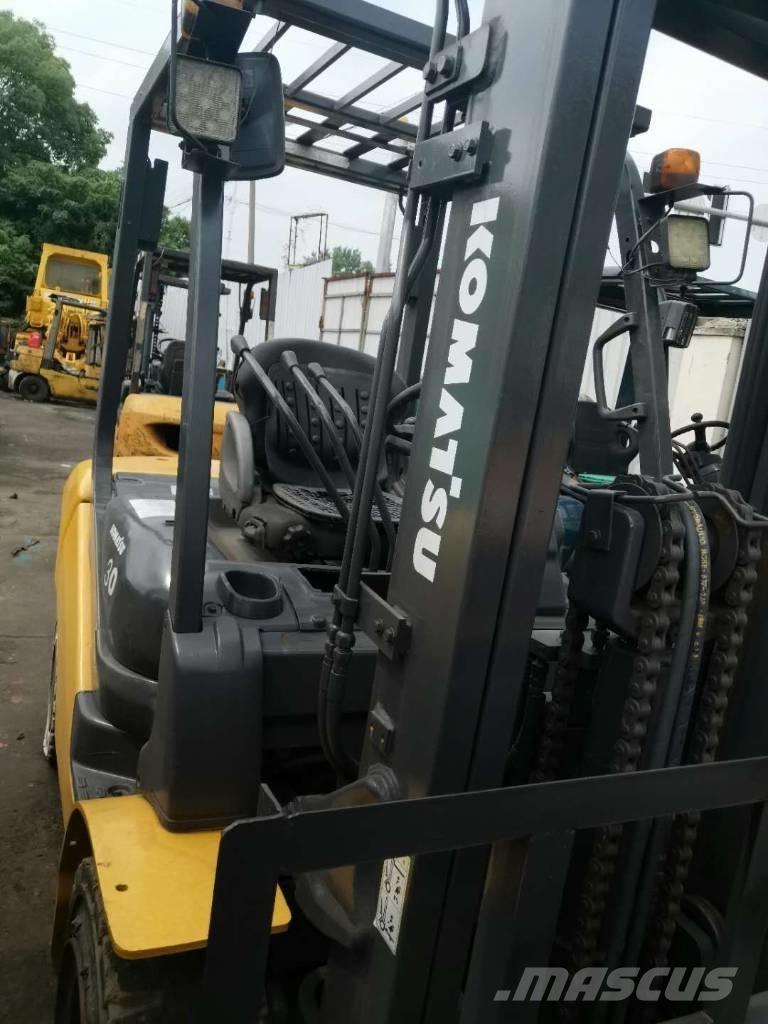 Komatsu 30 Teleskopické manipulátory