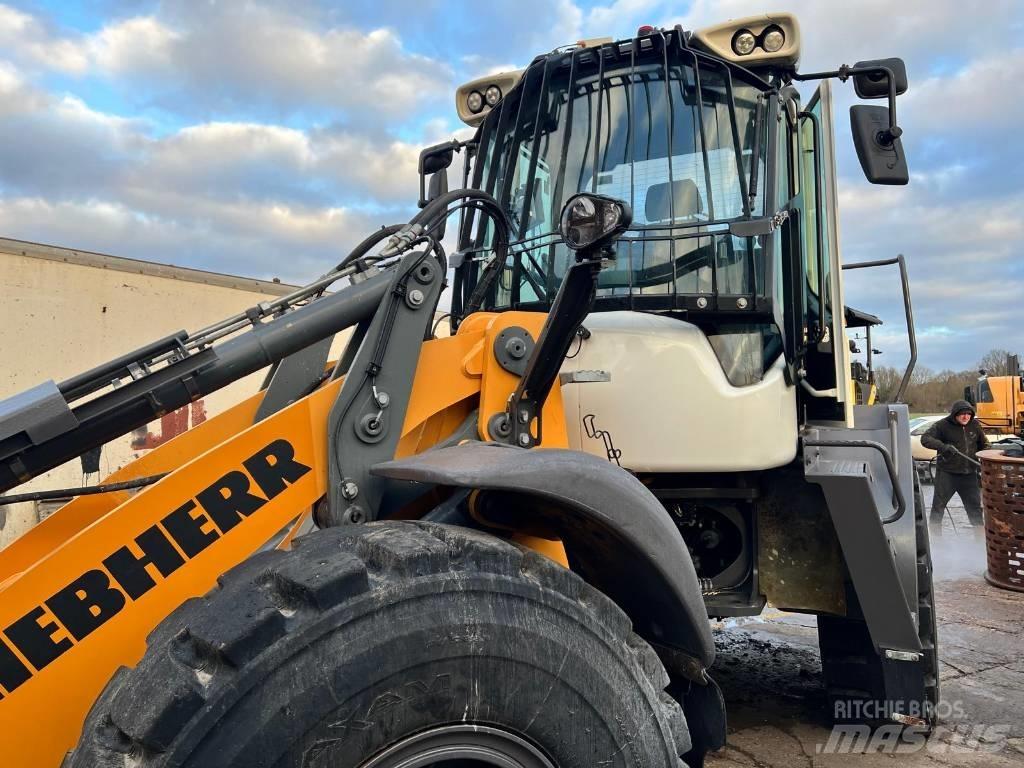 Liebherr L546 Kolové nakladače