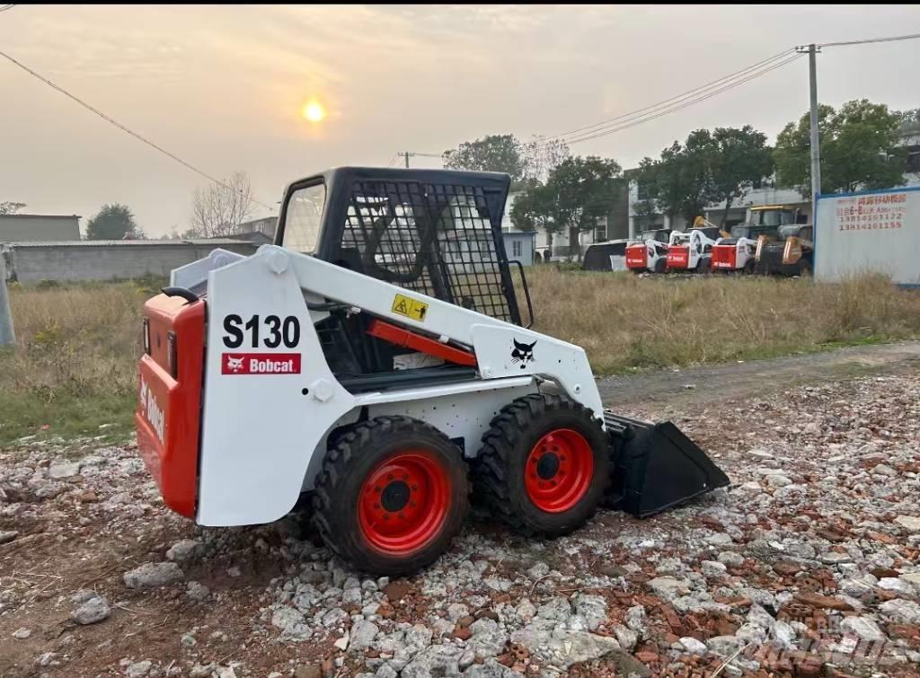 Bobcat S 130 Smykem řízené nakladače