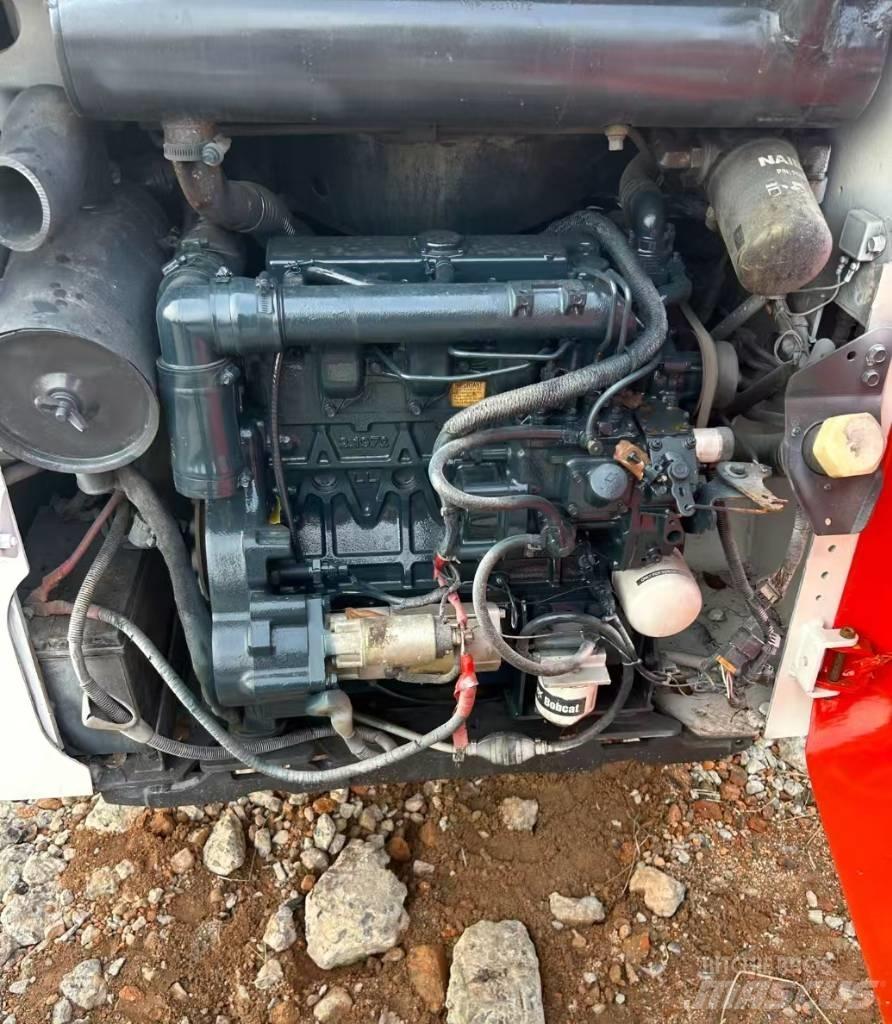 Bobcat S 130 Smykem řízené nakladače