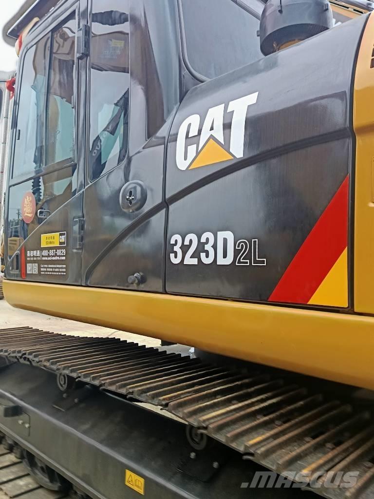CAT 323 D2L Pásová rýpadla