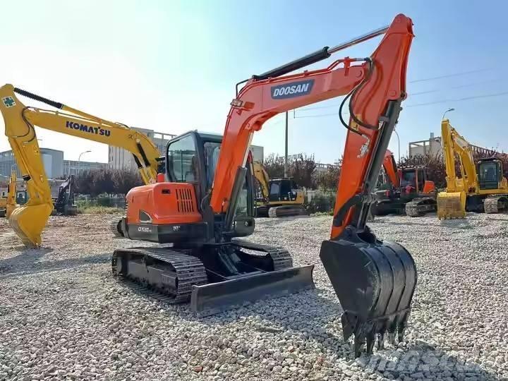 Doosan DX60-9C Pásová rýpadla