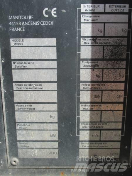 Manitou 100 VJR Vertikální sloupové výtahy