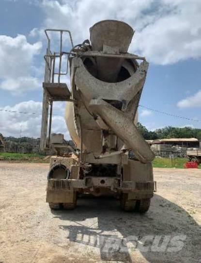 Iveco Trakker 440 Domíchávače betonu