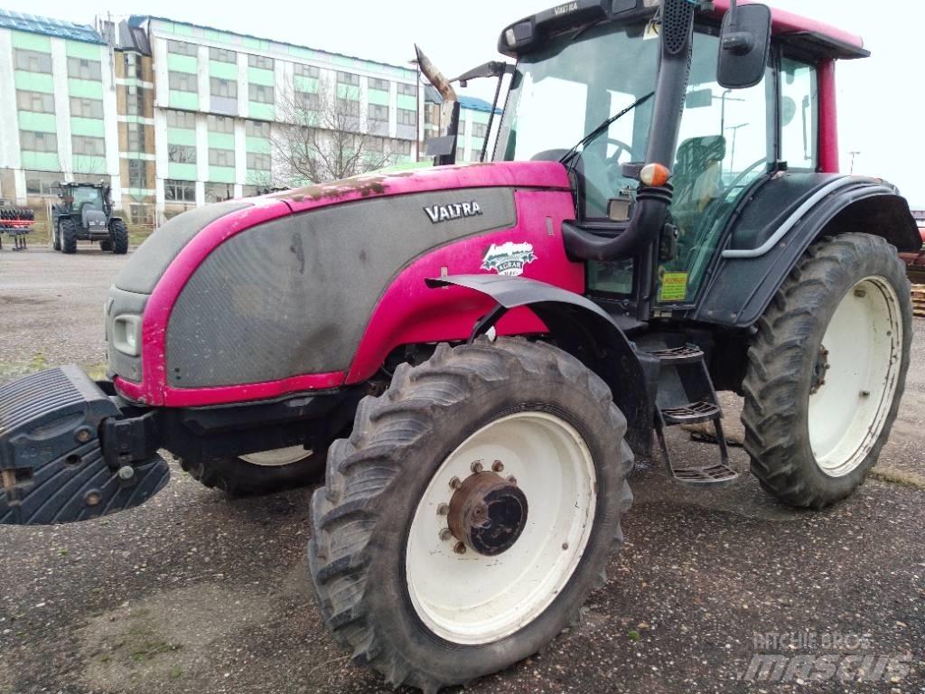 Valtra T 151 E Traktory
