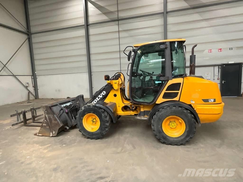 Volvo L 25 F Kolové nakladače