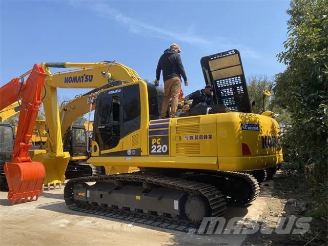 Komatsu PC 220-8 Pásová rýpadla