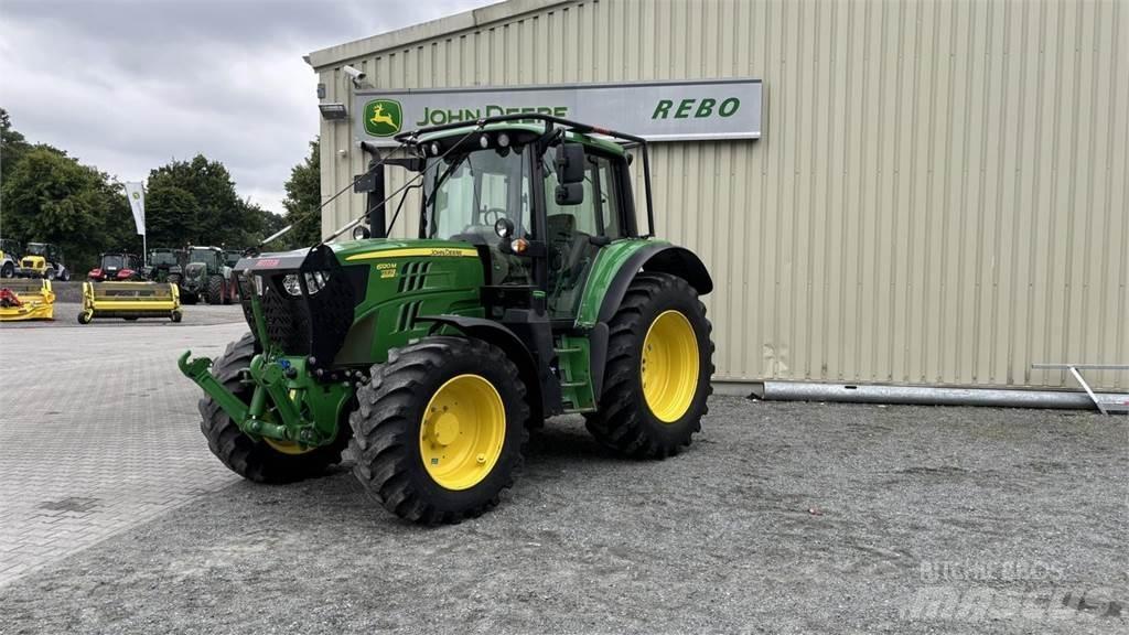 John Deere 6120M Kompaktní traktory