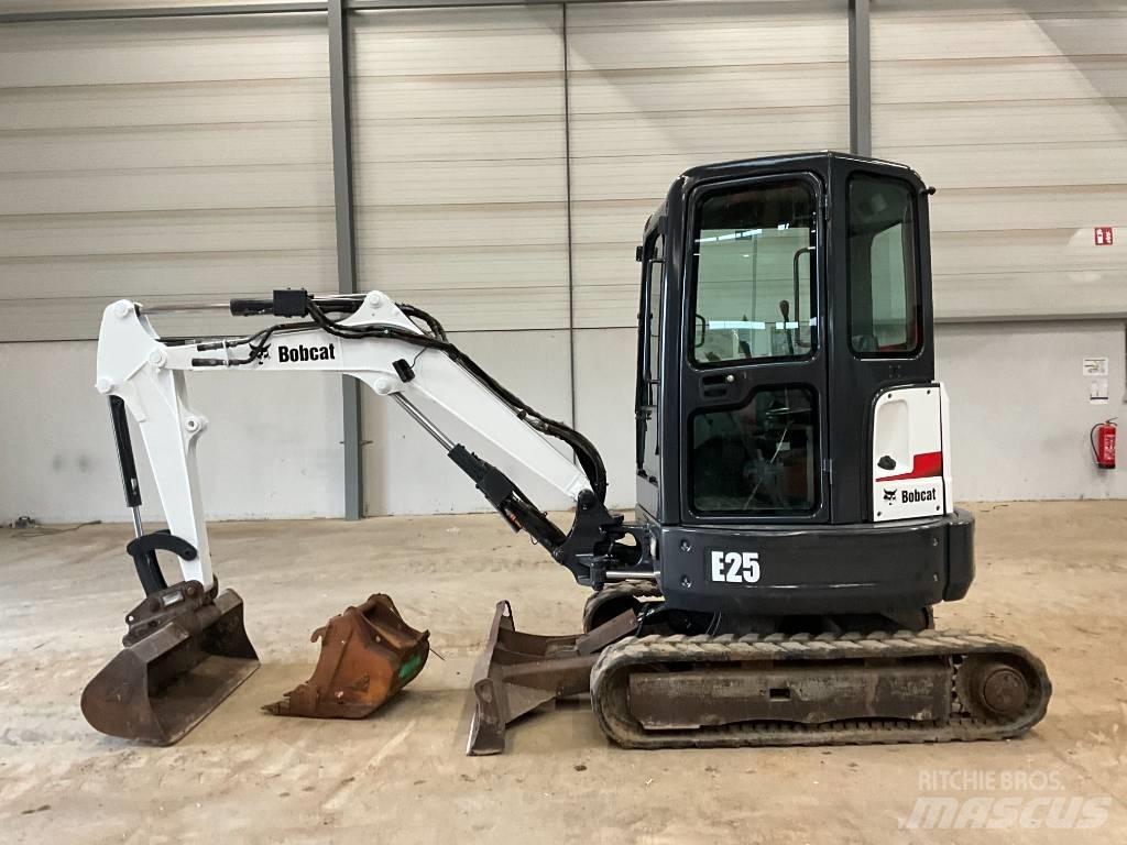 Bobcat E 25 Mini rýpadla < 7t