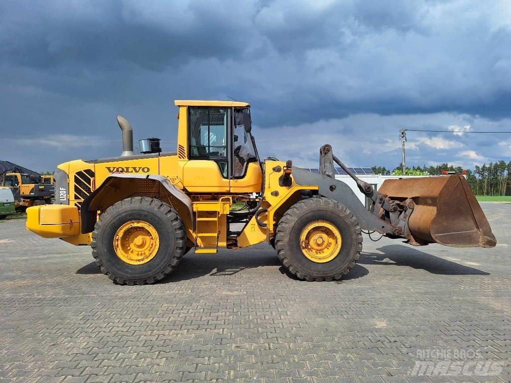 Volvo L 120 F Kolové nakladače