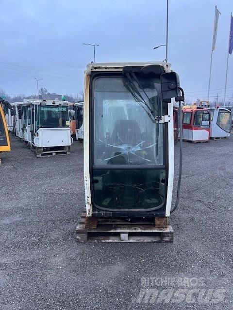 Liebherr A 314 CAB Kabiny a interiér