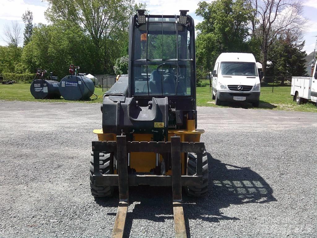 JCB 35 D Terénní vysokozdvižné vozíky