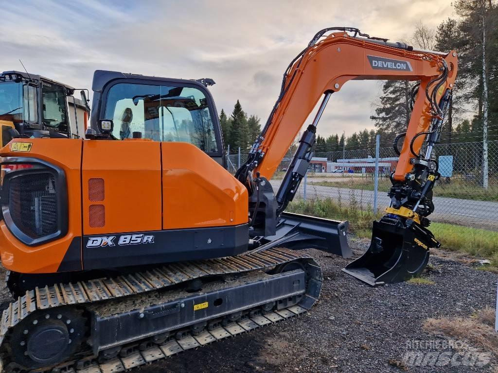 Develon DX 85 R-7 Midi rýpadla 7t - 12t
