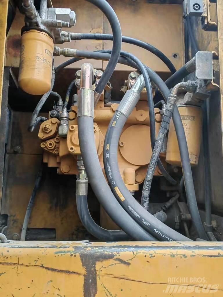 CAT 320 C U Pásová rýpadla