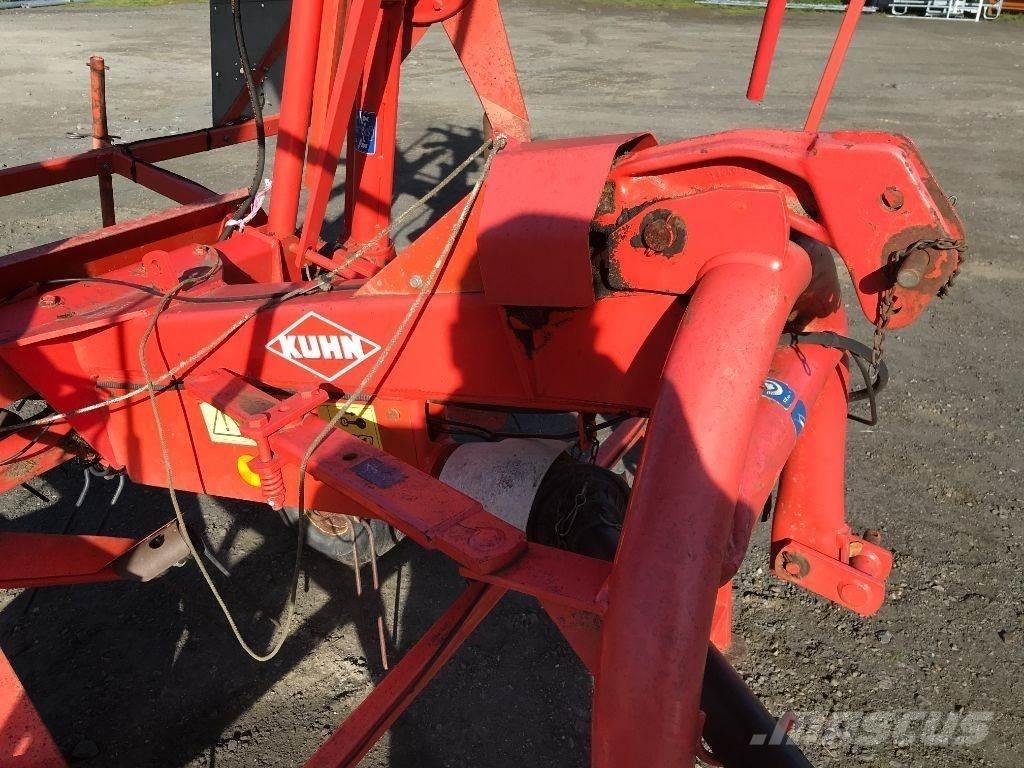 Kuhn GF 6401 MH Obraceče a shrabovače sena