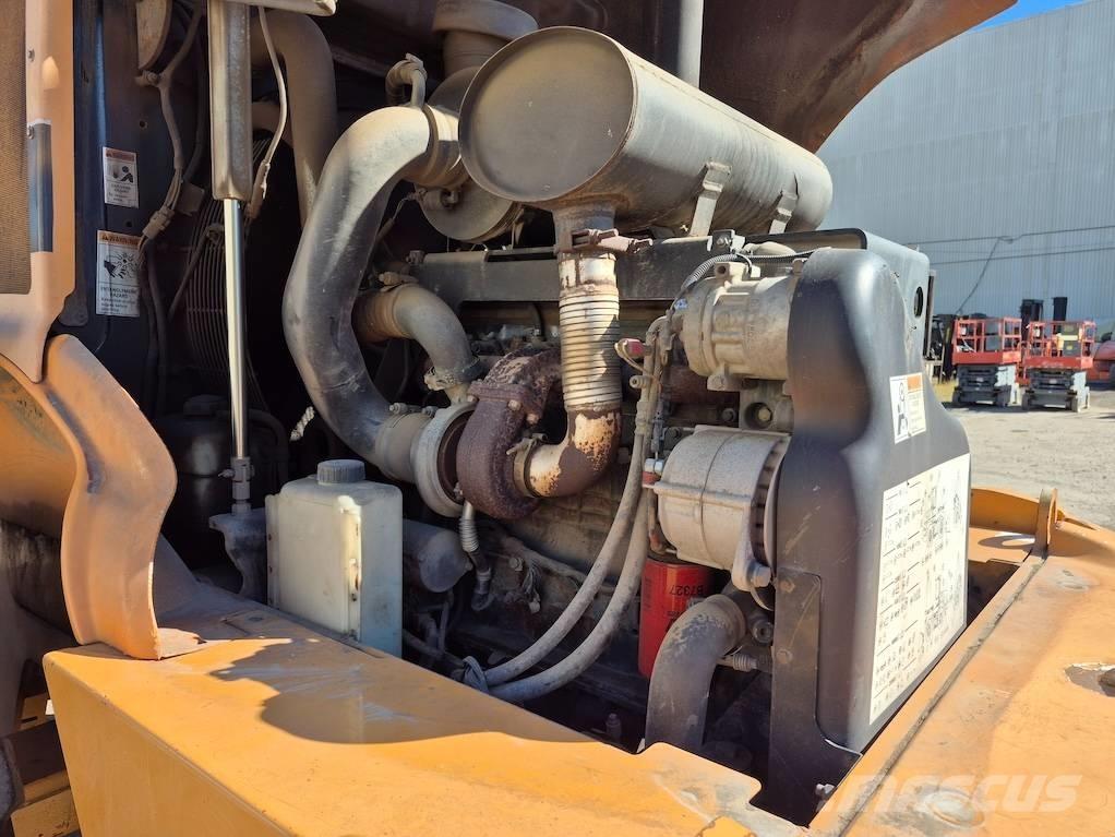 CASE 721 E Kolové nakladače