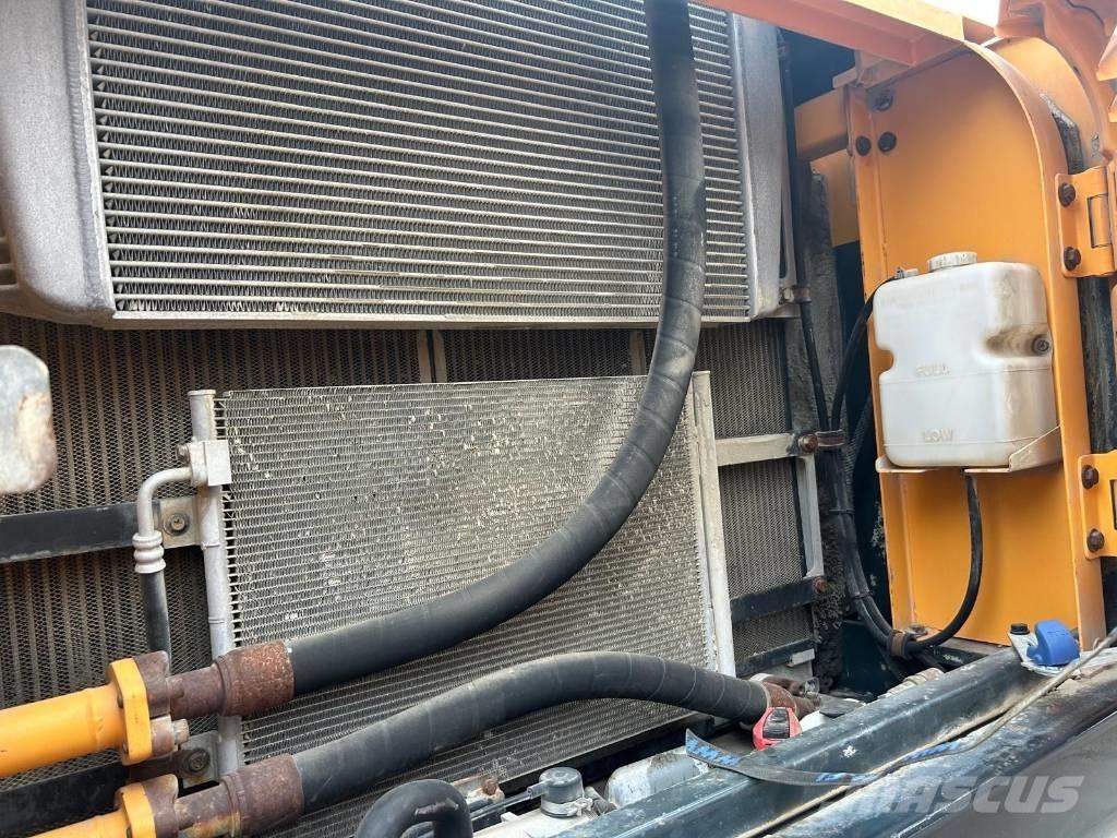 Hyundai R320 LC-9 Pásová rýpadla