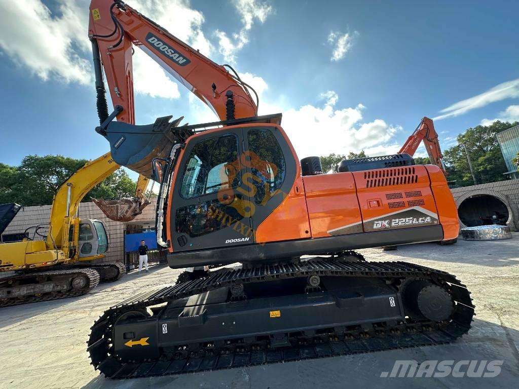 Doosan DX 225 LCA Pásová rýpadla