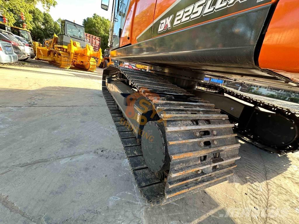 Doosan DX 225 LCA Pásová rýpadla