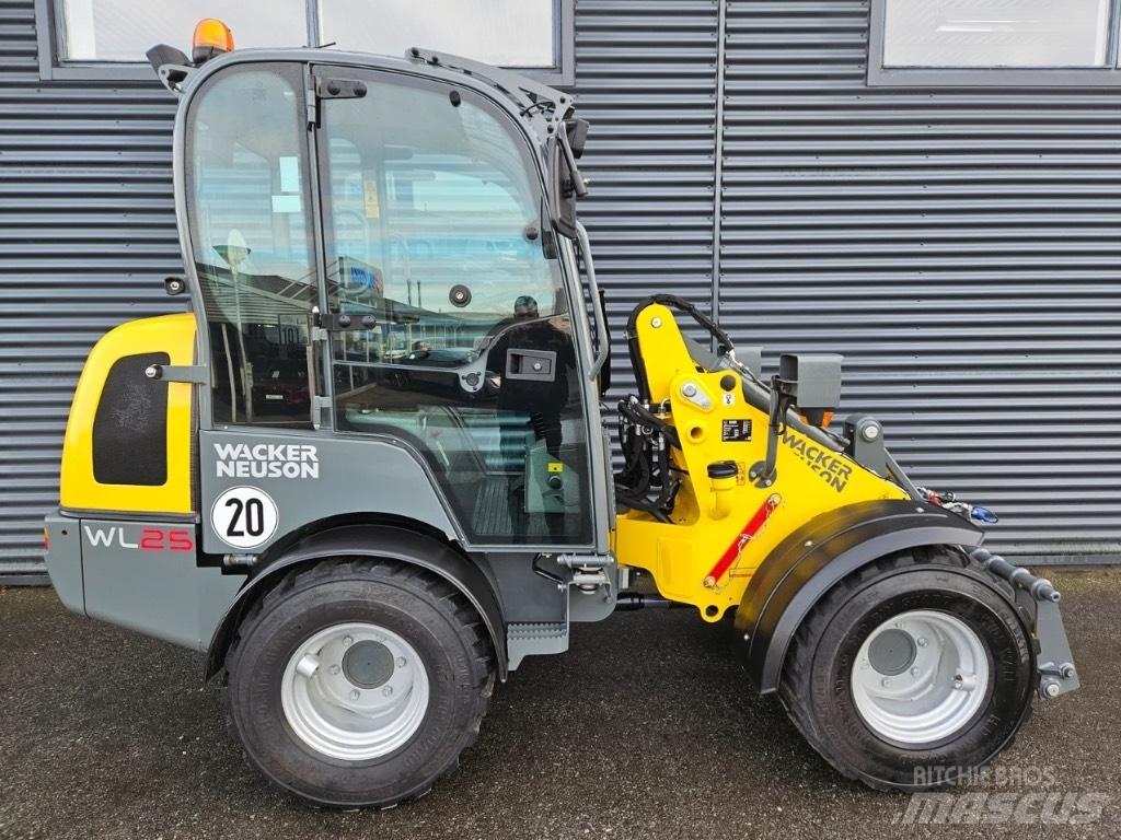 Wacker Neuson WL 25 Kolové nakladače