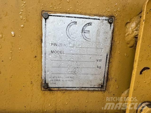 CAT 428 C Rýpadlo-nakladače