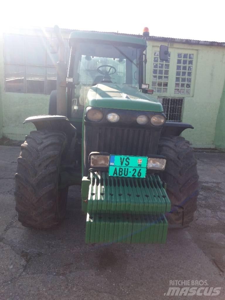 John Deere 8320 Traktory