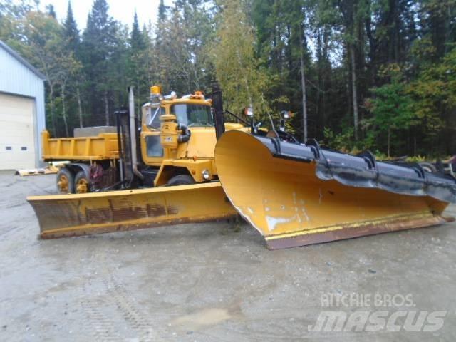 Mack RM 6866 S Sněžné pluhy, přední sněhové radlice