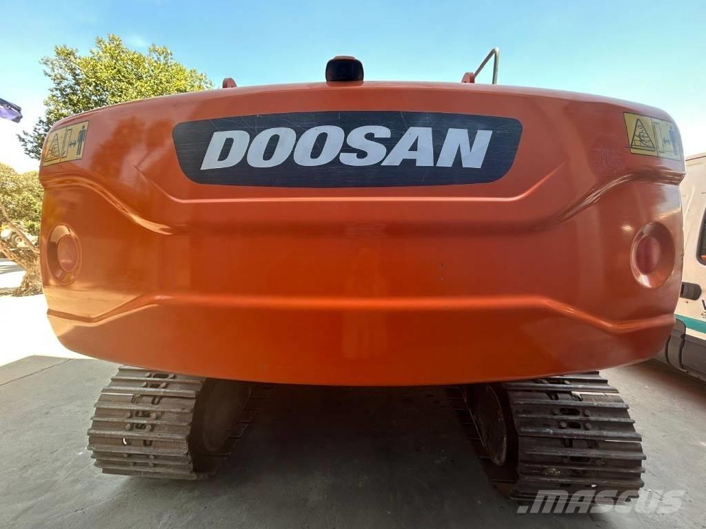 Doosan DX 225 Pásová rýpadla