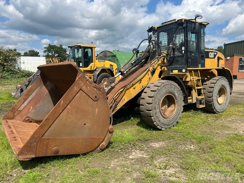 CAT 930H Kolové nakladače