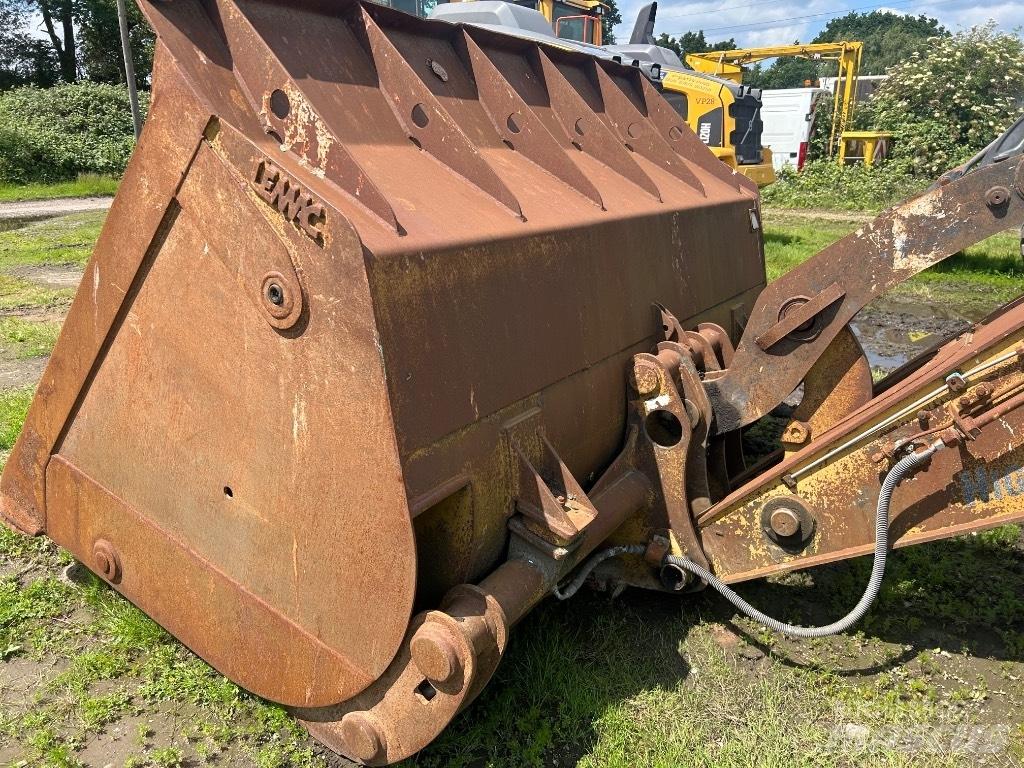 CAT 930H Kolové nakladače
