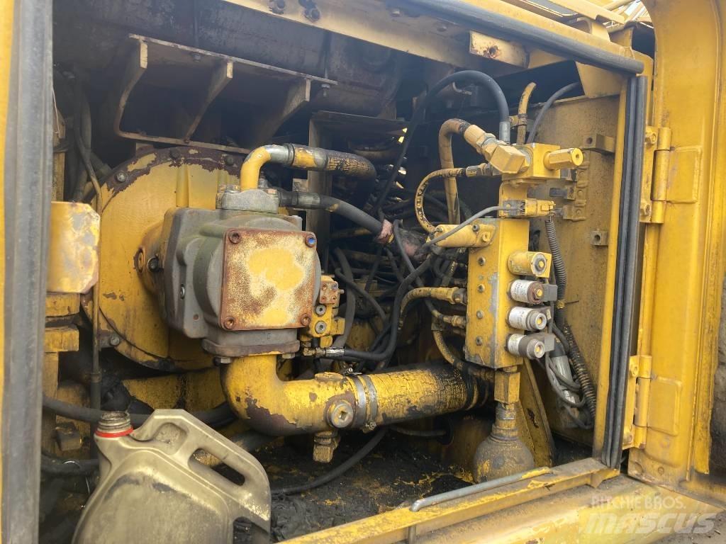 Komatsu PW 170 Kolová rýpadla