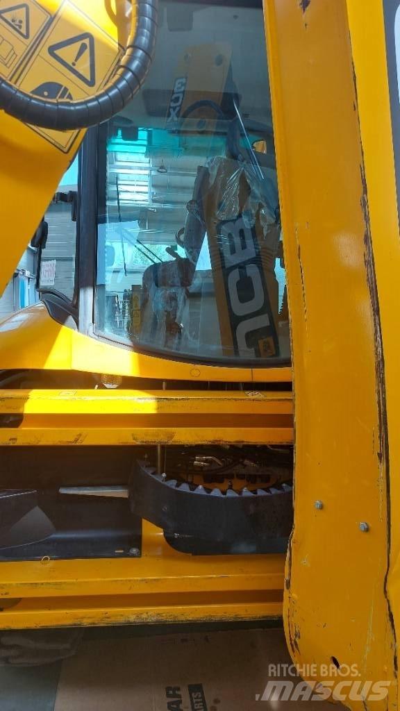 JCB 3 CX Plus Rýpadlo-nakladače