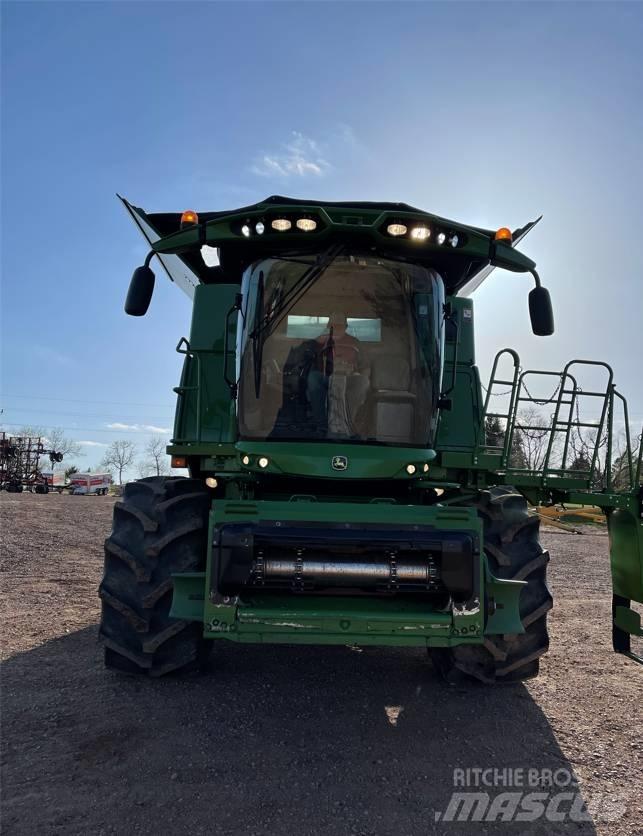 John Deere S 680 Sklízecí mlátičky