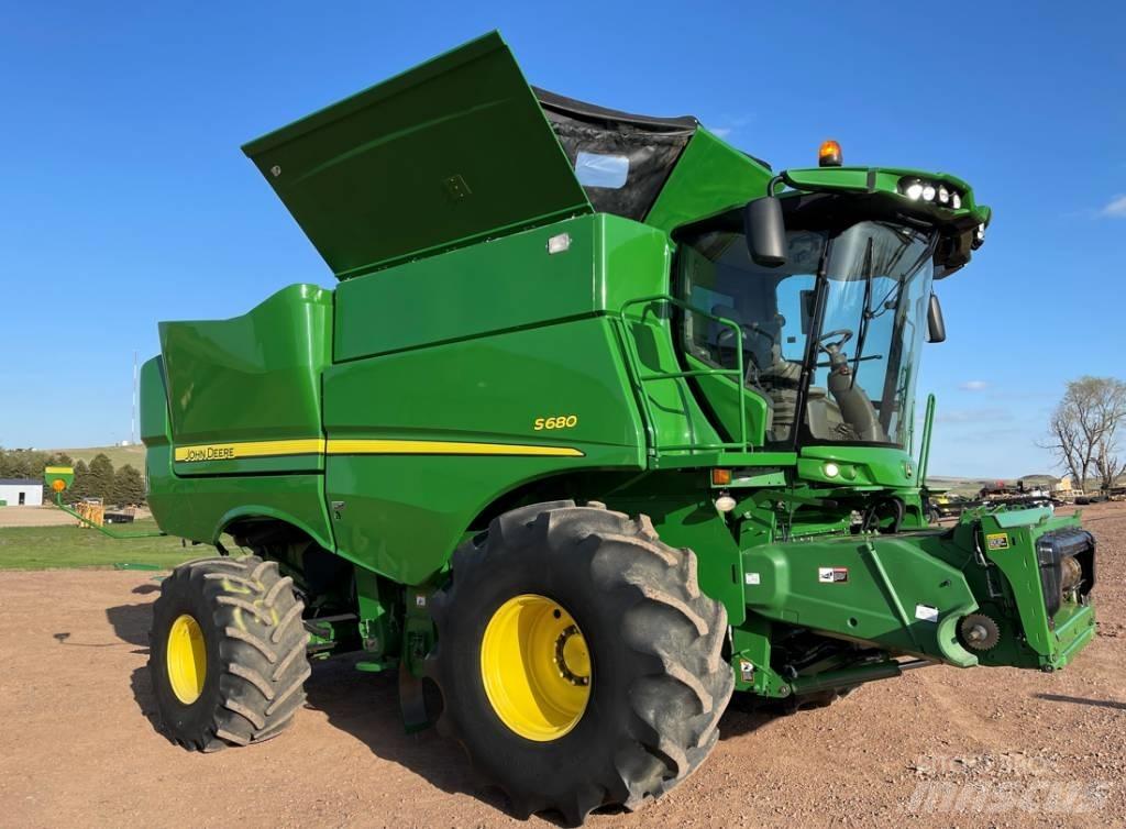 John Deere S 680 Sklízecí mlátičky
