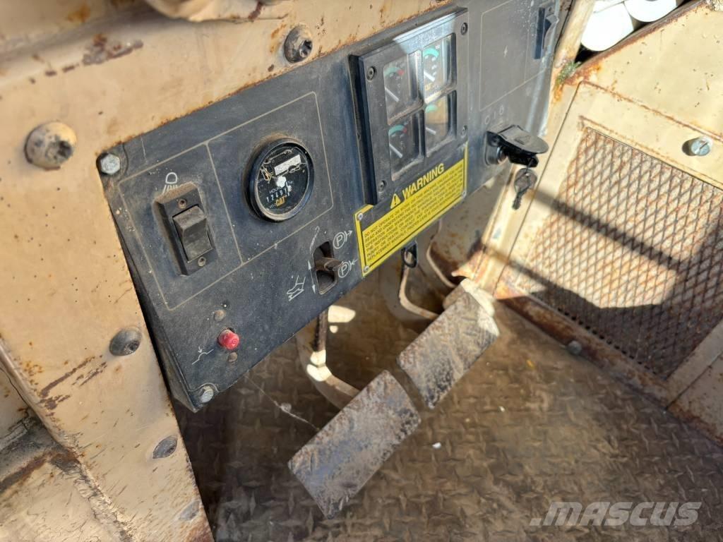 CAT D 5 C Pásové dozery