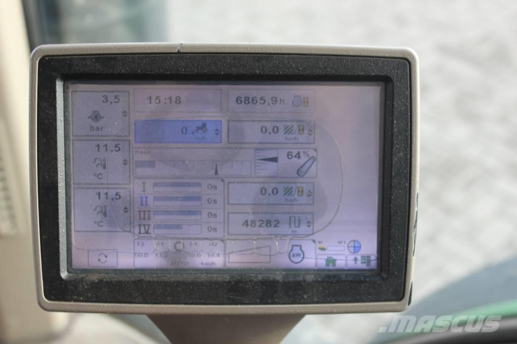 John Deere 8260 R Traktory